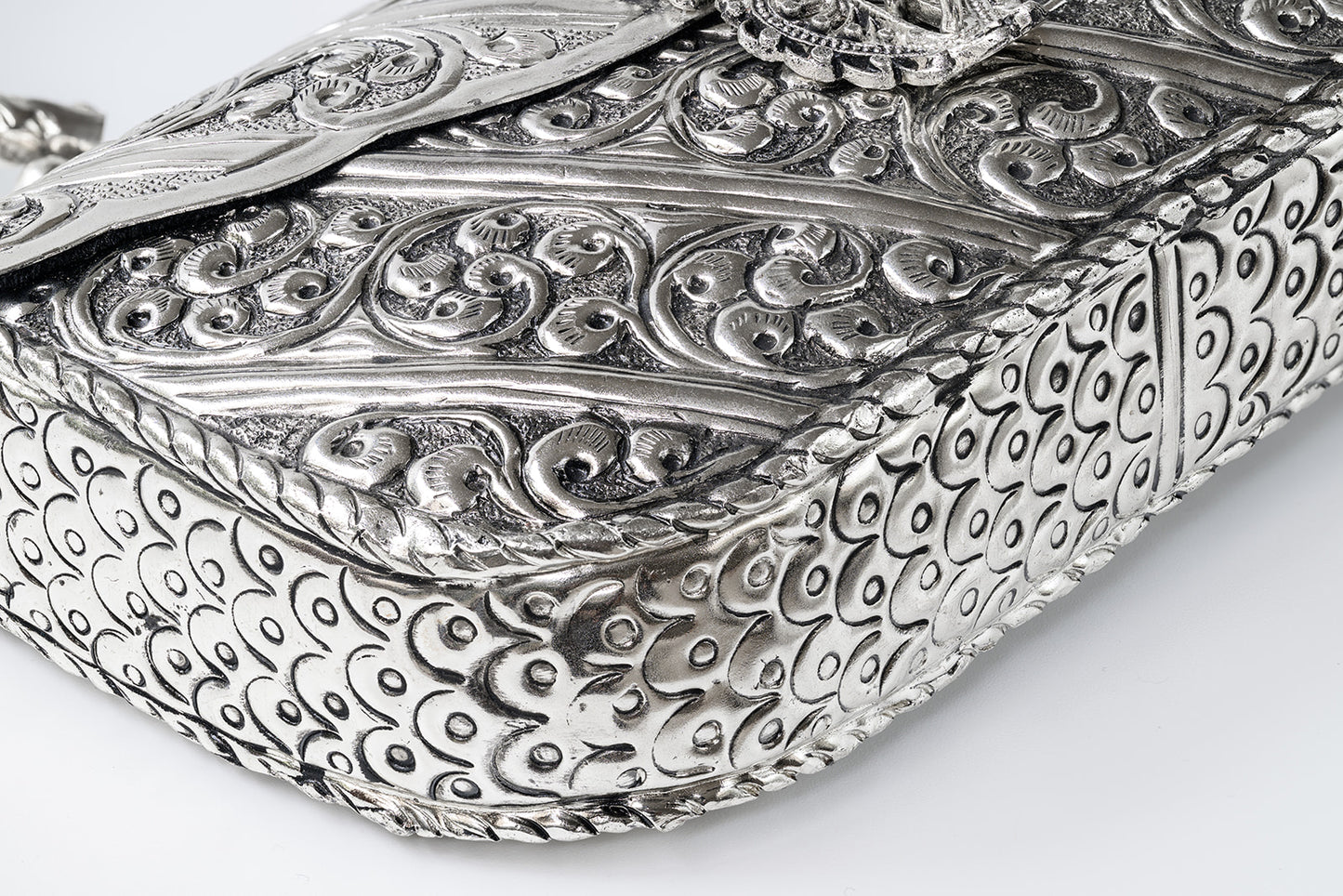 The Eternel Heirloom: Handcrafted antique heritage metal bag