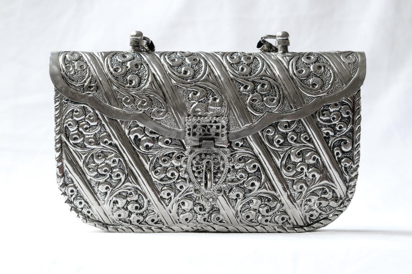The Eternel Heirloom: Handcrafted antique heritage metal bag